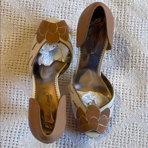 NIB poetic licence heels pumps